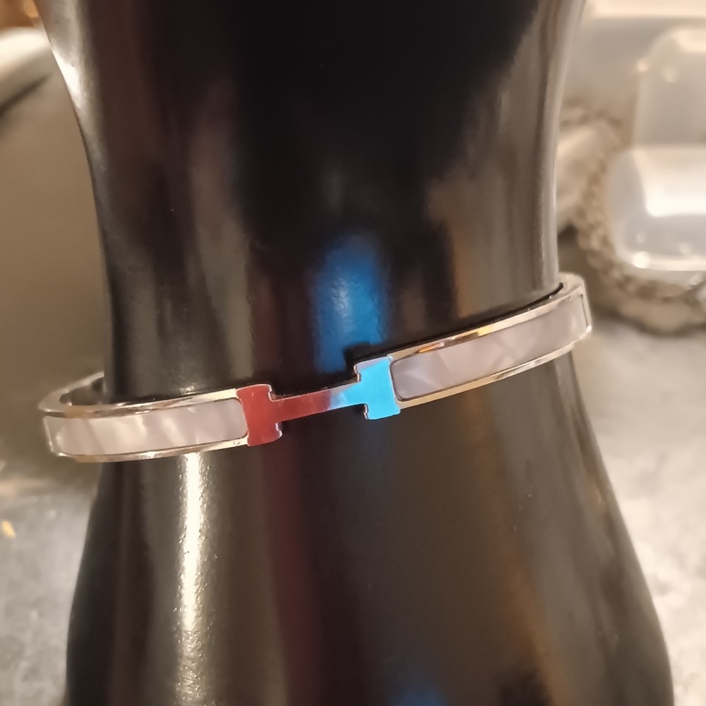 Hermes Paris White marble design  size 7.5 Bracelet.